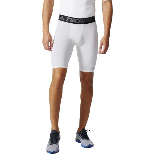 Adidas meeste lühikesed...